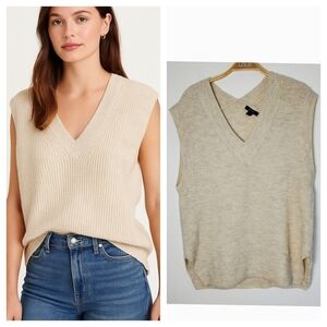 RW&CO. Cream Knit V Neck Sleeveless Vest